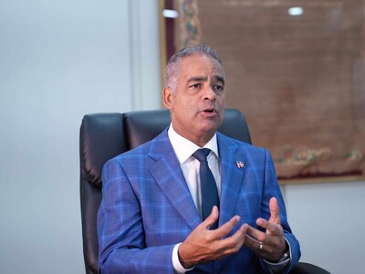 Ministro Santos defiende minería con equilibrio ambiental y económico