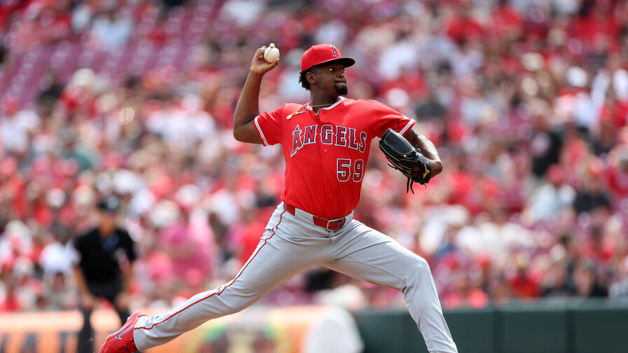 El pitcheo, con Soriano al frente, saca la cara por RD en el primer mes de MLB