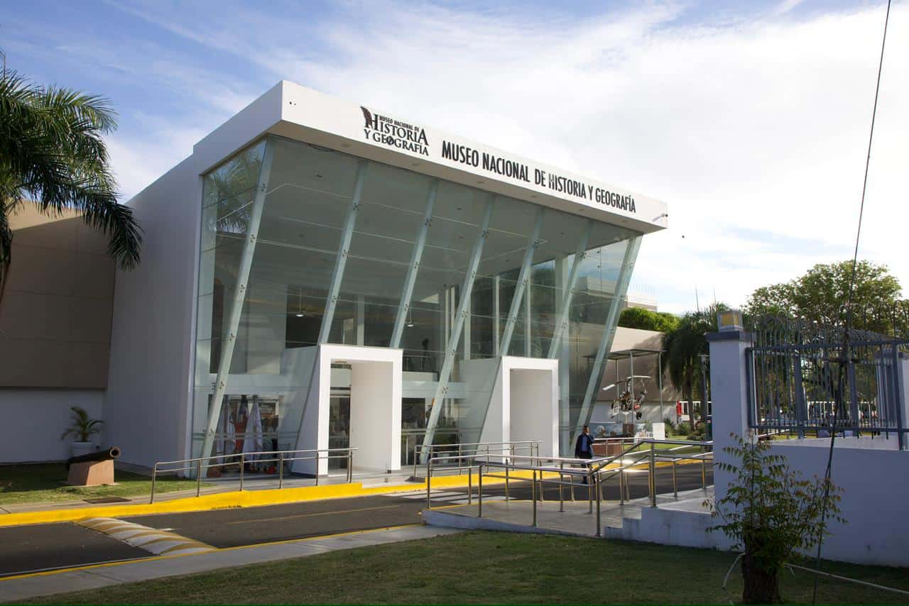 Fachada del Museo de Historia y Geograf&iacute;a ubicado en la Plaza de la Cultura en Santo Domingo.&nbsp;