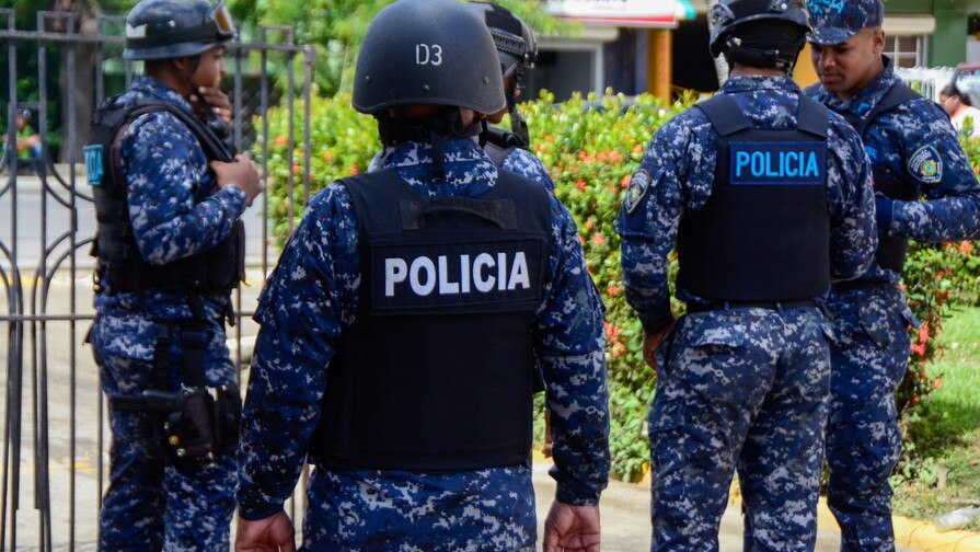 Polic&iacute;as ultiman a un hombre durante allanamiento en Santiago; familiares denuncian fue ejecutado