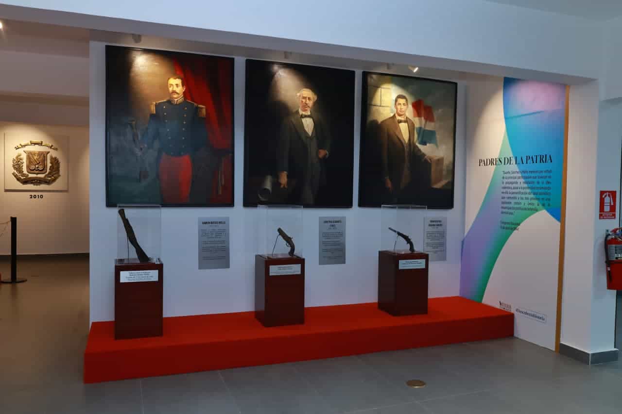 Fotograf&iacute;as exhibidas en la sala La Patria. 