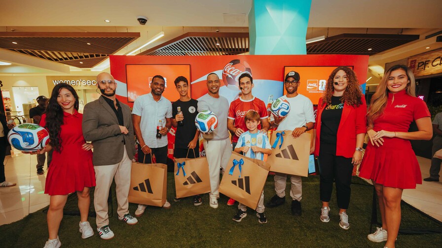 Coca-Cola presenta “Uncanned Emotions”, retratando la pasión auténtica de aficionados al fútbol