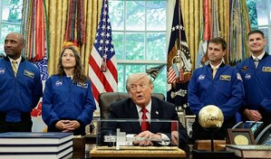 Trump recibe en la Casa Blanca a los astronautas de la misión Artemis II