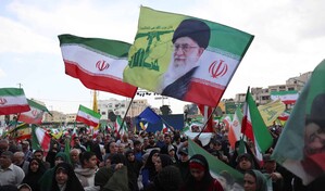 Miles de iran&iacute;es reafirman su lealtad al l&iacute;der supremo con marchas por todo Ir&aacute;n