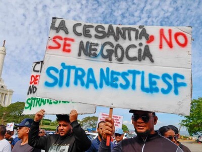 Marchan en Santiago en rechazo a eliminación de la cesantía