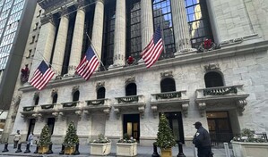 Wall Street cierra en rojo, lastrado por cifras de OpenAI y dudas sobre IA