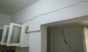 "Dormimos con ropa": edificio con grietas en el ensanche Quisqueya mantiene en alerta a residentes