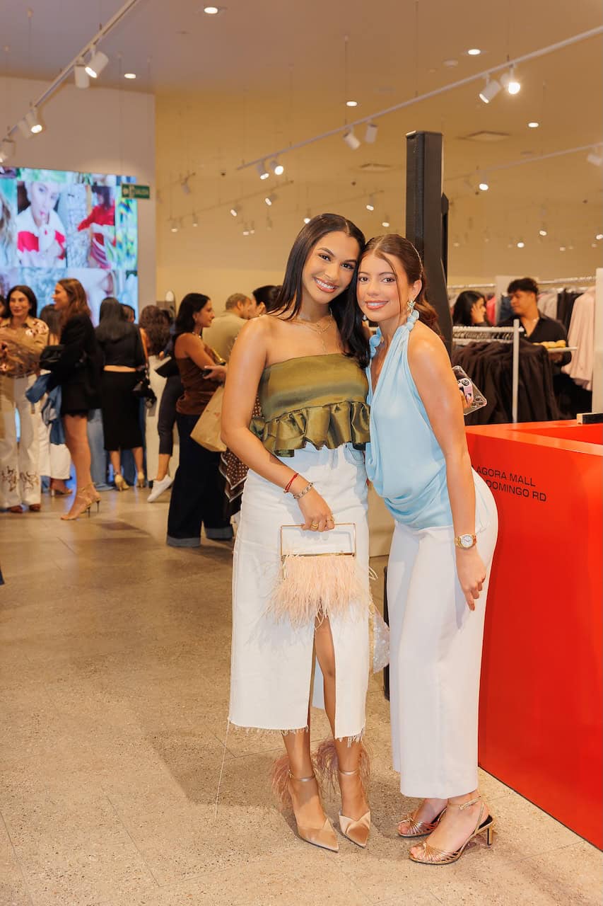 Ivanna Lorenzo y Leslie Mart&iacute;nez