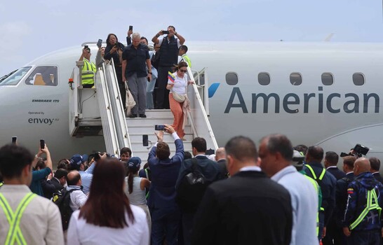 American Airlines aclara que su oficina de venta de boletos en Santo Domingo sigue abierta