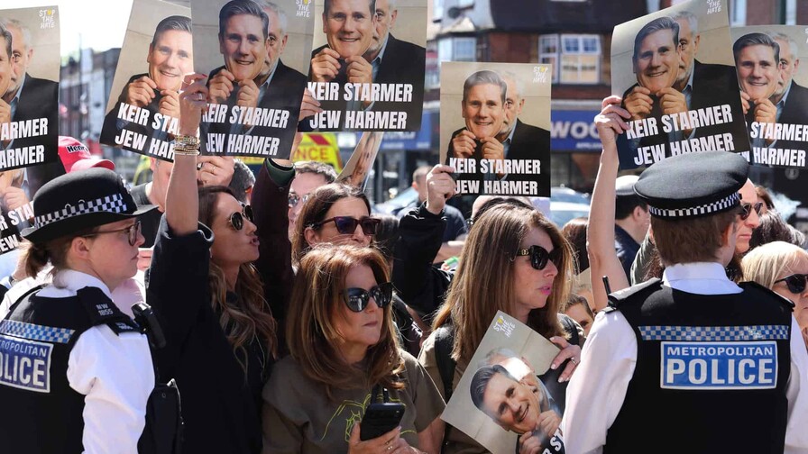 Starmer es abucheado al visitar el barrio de Londres donde fueron acuchillados dos judíos