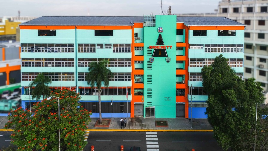 Someter&aacute;n a conductor de cami&oacute;n que desobedeci&oacute; orden de alto y colision&oacute; con unidad de la Digesett