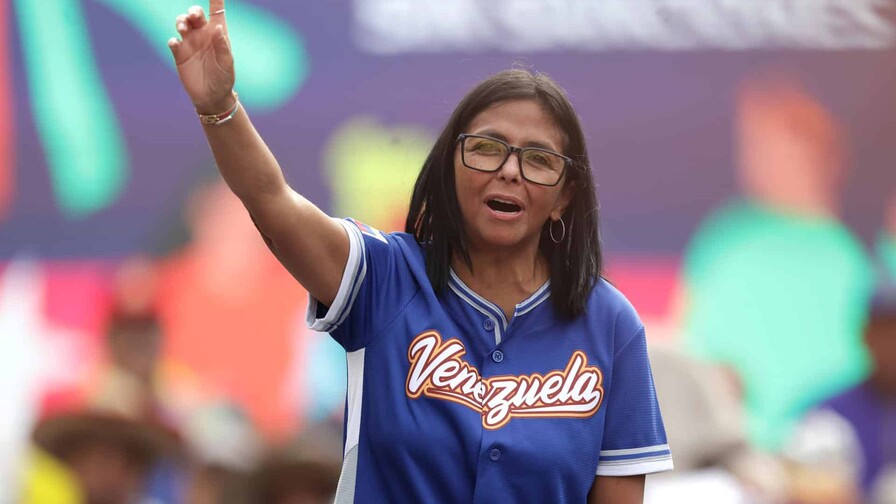 Delcy Rodríguez sube a 240 dólares el ingreso mínimo integral de trabajadores venezolanos