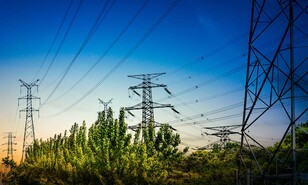 Eficiencia de las EDE retrocede a 383 clientes por empleado