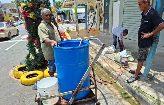 C&oacute;mo es vivir sin agua en el Gran Santo Domingo: un recurso para algunos un lujo para otros