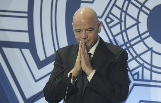 Infantino impulsa su reelecci&oacute;n en FIFA tras apoyo de Asia y &Aacute;frica
