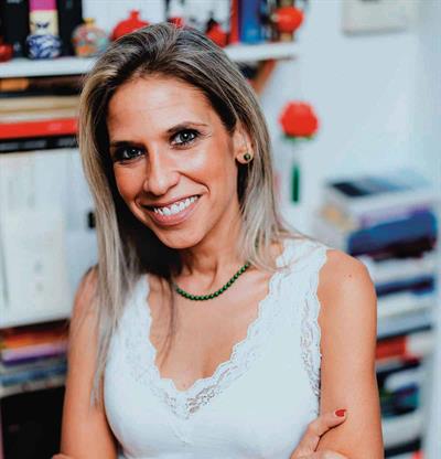 Karina Sainz Borgo: "Se editan tantos libros porque estamos nerviosos. Porque tenemos miedo"