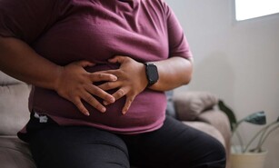El impacto del sobrepeso en la intimidad de pareja