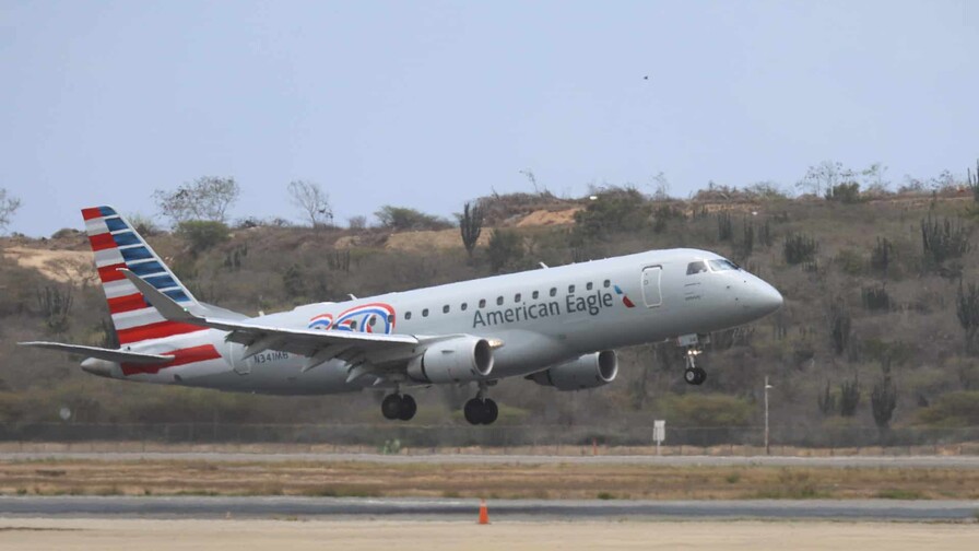 Estados Unidos considera como un hito histórico la reanudación de vuelos con Venezuela