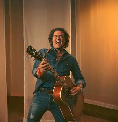 Carlos Vives lanza El &uacute;ltimo disco Vol.1, grabado en vivo y con toda la banda
