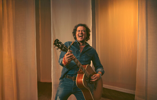 Carlos Vives lanza El &uacute;ltimo disco Vol.1, grabado en vivo y con toda la banda
