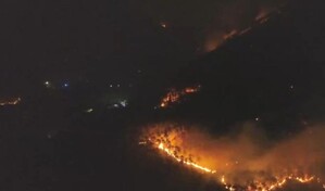 M&aacute;s de 3,000 personas evacuadas por el incendio de un monte cerca de la Toscana italiana
