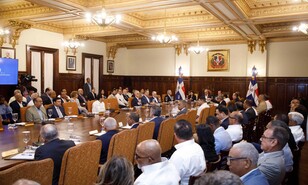 Plan del Gobierno para enfrentar la crisis incluye reducir un 50 % los fondos a partidos pol&iacute;ticos