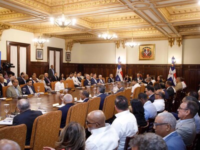 Gobierno bajará 50 % de fondos a partidos para enfrentar crisis