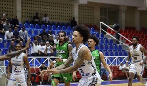 Andersson Garc&iacute;a debuta con triple-doble con los Marineros