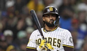 "No s&eacute; qu&eacute; pasa": Tatis Jr. le pega m&aacute;s fuerte que todos, pero no logra jonr&oacute;n