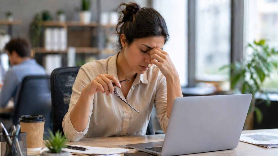 &iquest;Trabajas con dolor? El enemigo silencioso que reduce la productividad es el presentismo laboral
