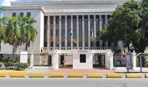 Educación informa continúa este viernes la suspensión de docencia en provincias en alerta roja