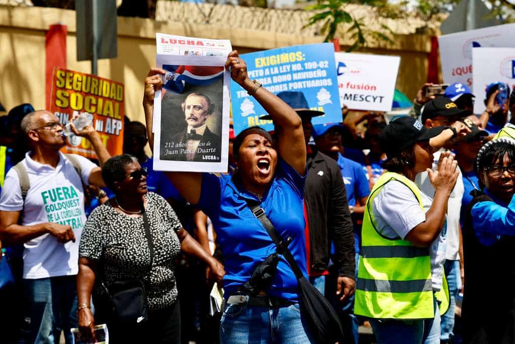 Manifestaci&oacute;n en las inmediaciones del Palacio Nacional&nbsp;en conmemoraci&oacute;n del D&iacute;a de los Trabajadores.
