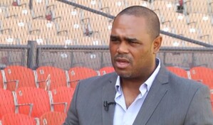 Exgrandesligas Tony Batista denuncia que play de b&eacute;isbol en Mao es usado para la crianza de animales