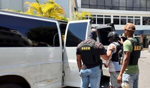 Arrestan ocho hombres vinculados al decomiso de 1.6  toneladas de coca&iacute;na en Pedernales