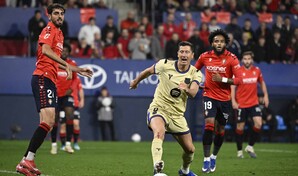 El Barcelona gana 2-1 a Osasuna y acaricia el t&iacute;tulo de Liga