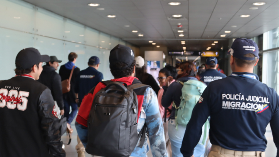 M&aacute;s de 850 dominicanos intentaron hacerse pasar por colombianos para viajar a Europa