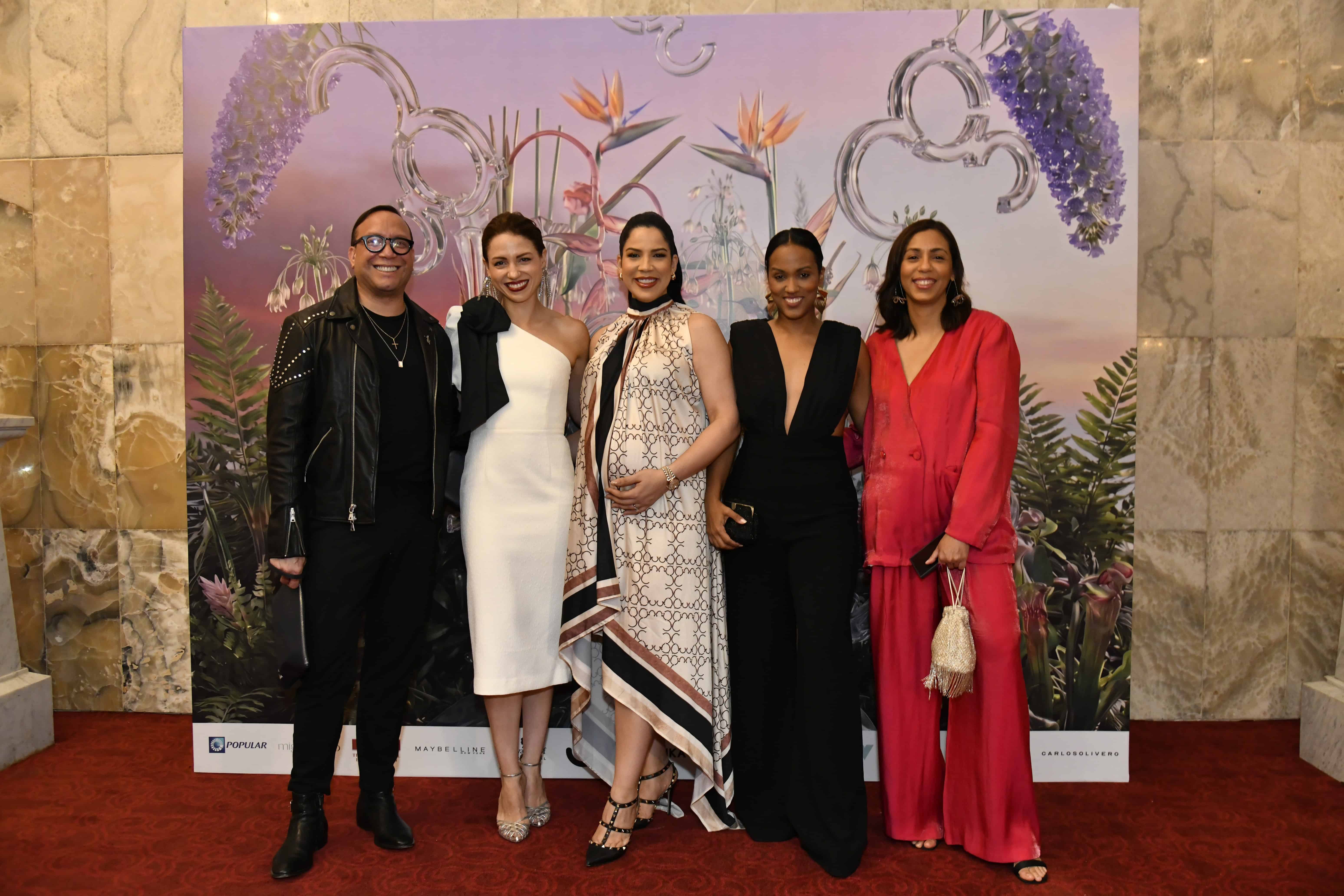Jose&acute; Jhan, Lorena Pierre, Yubelkis Peralta, Airam Toribio y Neika Nun~ez.