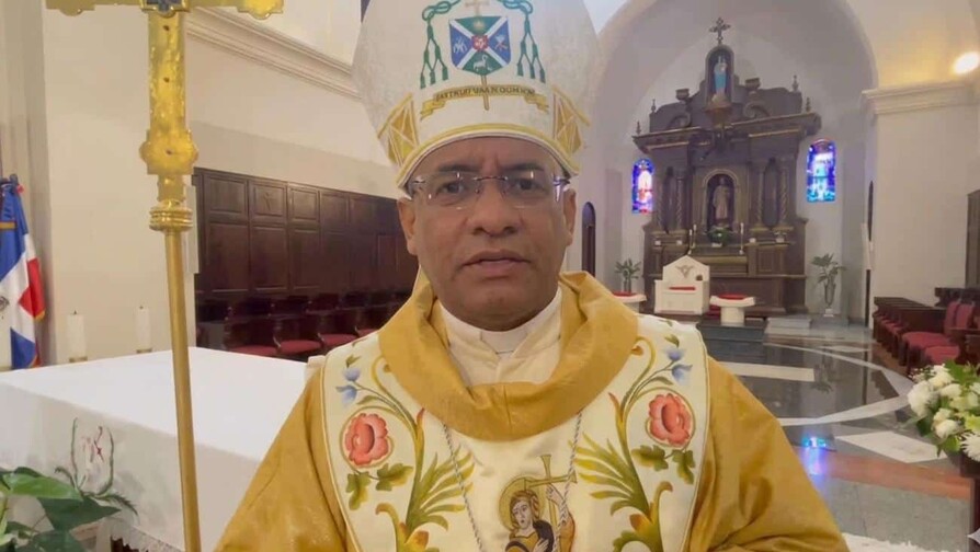 Obispo auxiliar de Santiago llama a di&aacute;logo sobre miner&iacute;a y protecci&oacute;n de comunidades