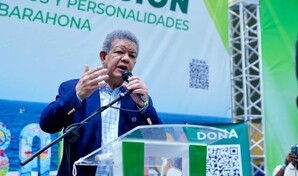 Leonel: "En este gobierno, la guagua va en reversa