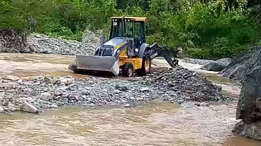 Comunidad El Gramazo en Azua solicita construcci&oacute;n de un puente por crecida constante del r&iacute;o Grande