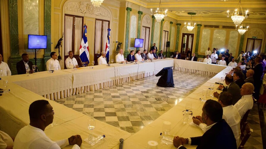 El Gobierno aumenta en RD$800 millones el subsidio a los combustibles de los transportistas