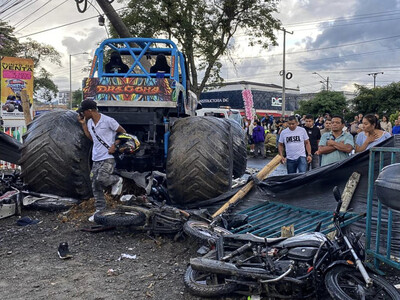Tres muertos y 38 heridos deja accidente en espectáculo en Colombia
