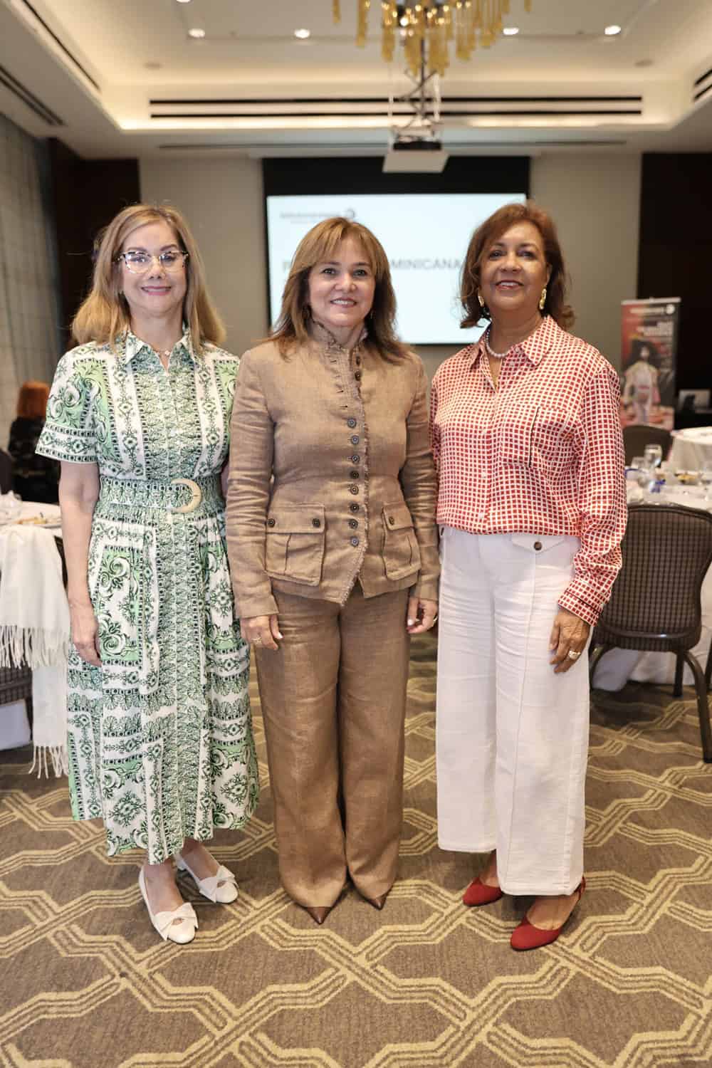 Indrid de Herrera, Grace Coch&oacute;n y Altagracia de Eduardo.