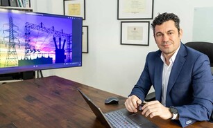 Roberto Torres, el ingeniero espa&ntilde;ol responsable de la expansi&oacute;n de Schneider Electric