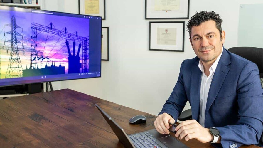 Roberto Torres, el ingeniero espa&ntilde;ol responsable de la expansi&oacute;n de Schneider Electric