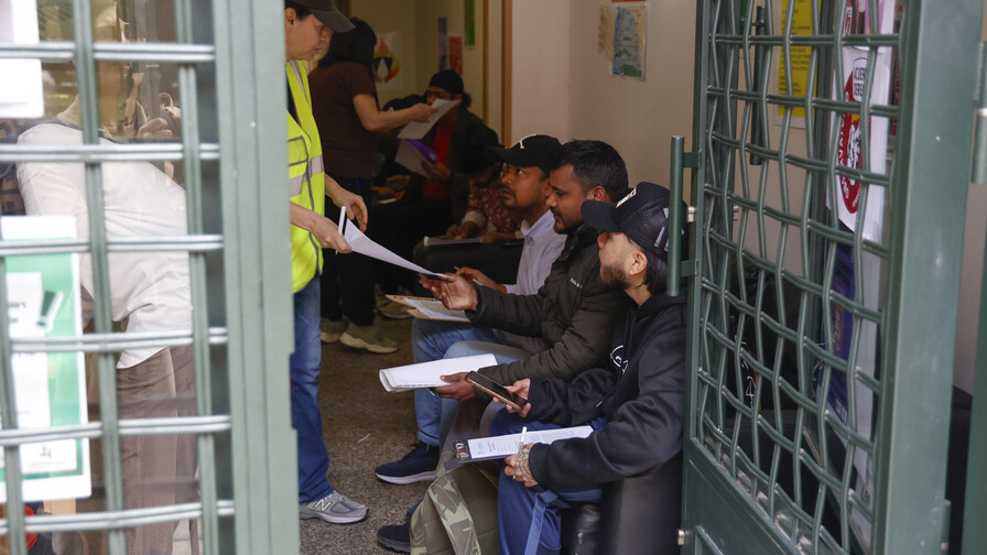 Unos 200,000 migrantes han solicitado la regularizaci&oacute;n extraordinaria en Espa&ntilde;a