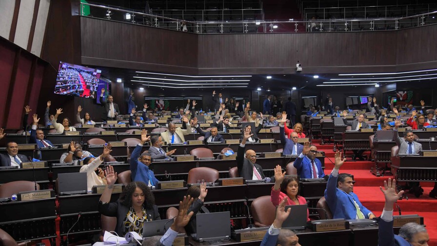 Diputados aprueban proyecto que proh&iacute;be venta de productos azucarados y ultraprocesados en escuelas