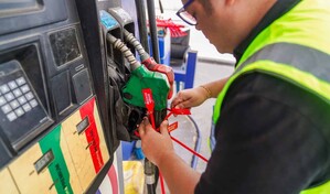 Clausuran estaci&oacute;n de combustibles en Montecristi por vender gasolina pr&eacute;mium de baja calidad