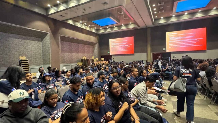 M&aacute;s de 3,000 j&oacute;venes participar&aacute;n en el Summer Work and Travel 2026