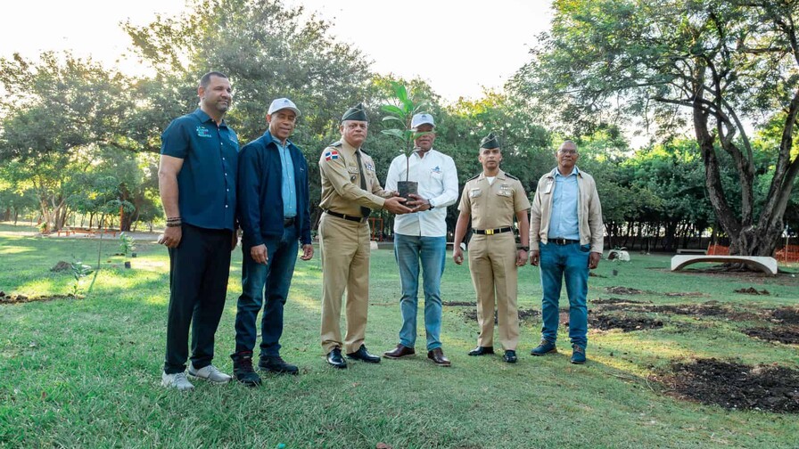 Miembros de la Fuerzas Armadas sembrar&aacute;n 100 mil &aacute;rboles en 24 puntos del pa&iacute;s